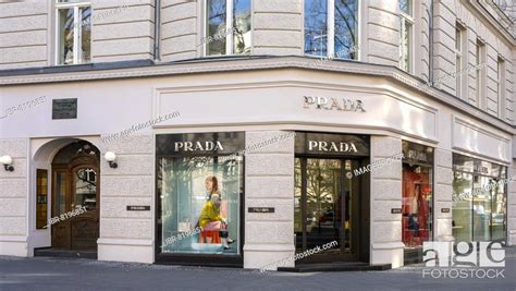 prada kurfürstendamm öffnungszeiten|Berlin Kurfürstendamm, 186.